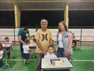 Noite de Autógrafos dos alunos do Jardim 2 da Escola Aluísio Maier foi um verdadeiro sucesso